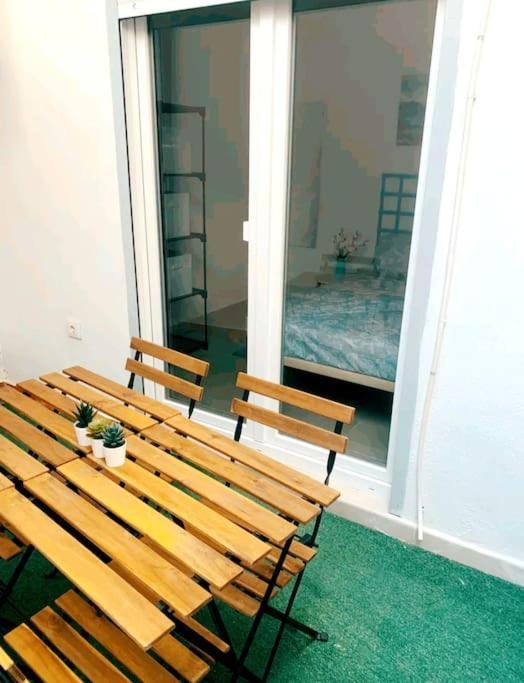 Apartamento En La Playa Las Arenas +Wifi+Ac Valence Extérieur photo